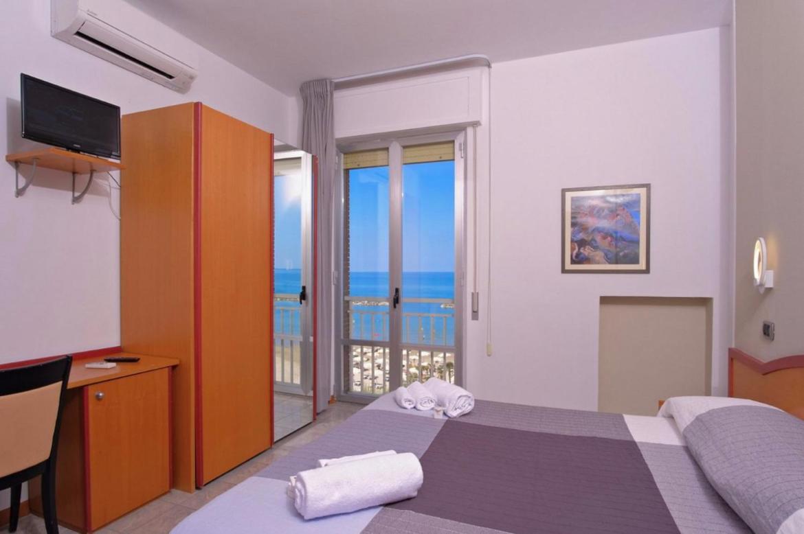 Hotel La Perla Cupra Marittima Exterior photo