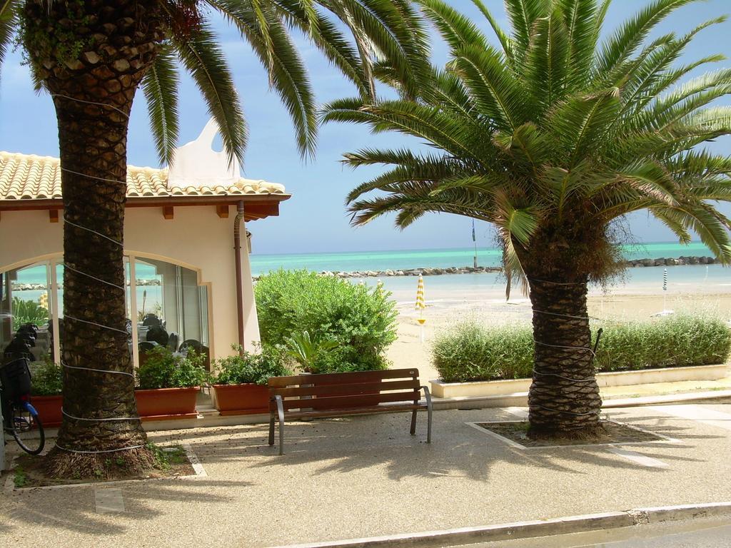Hotel La Perla Cupra Marittima Exterior photo